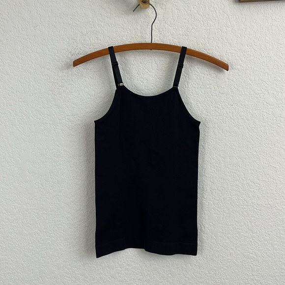 Shapermint Essentials All Day Every Day Scoop Neck Cami - Picture 7 of 8